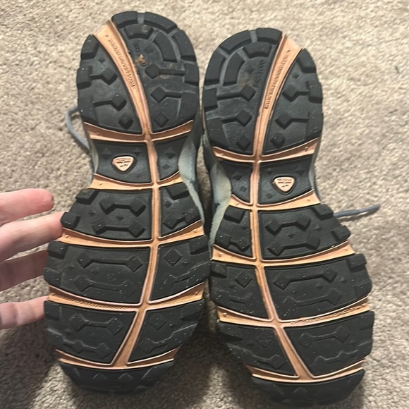 Nike Gray and Pink Sneakers - Picture 4 of 4